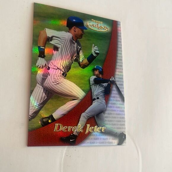 2000 topps gold label class 3 Derek Jeter refractor #22 mint condition - Picture 4 of 6